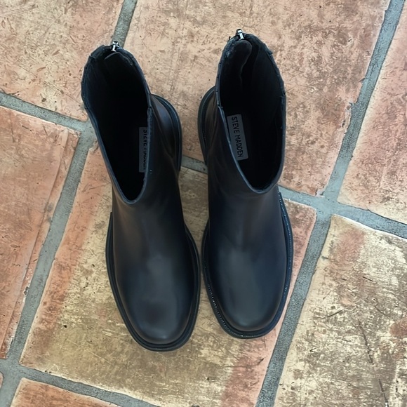 STEVE MADDEN Size 11 Black Leather Braced Sparkle Embellished Zip Ankle Boots - Picture 5 of 13